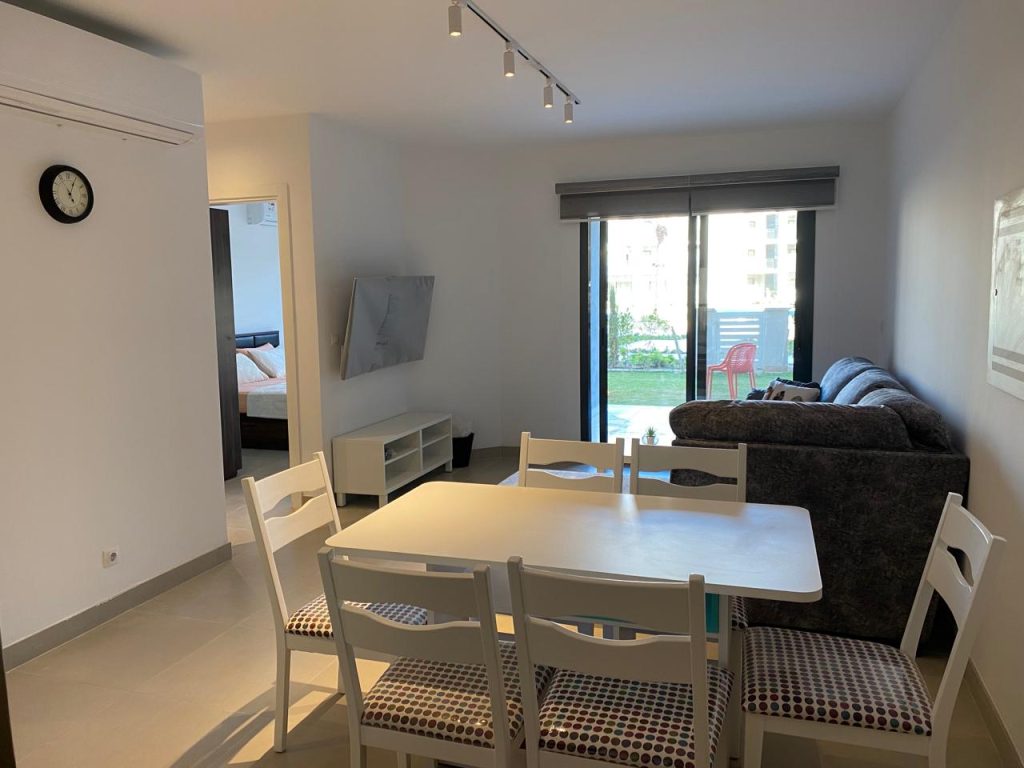 e28478e1-0f59-4afc-a4e1-1f404bc57b51